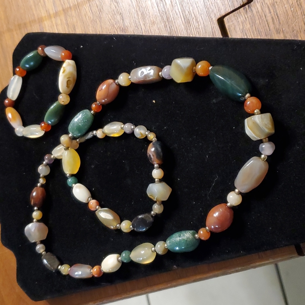 Vintage Oriental Agate Necklace and bracelet